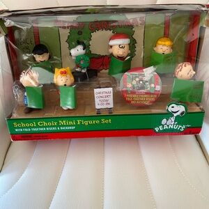PEANUTS Christmas Choir  Mini Figure Set